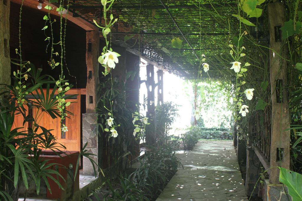 Joglo Ayem Tentrem Prambanan Exteriör bild