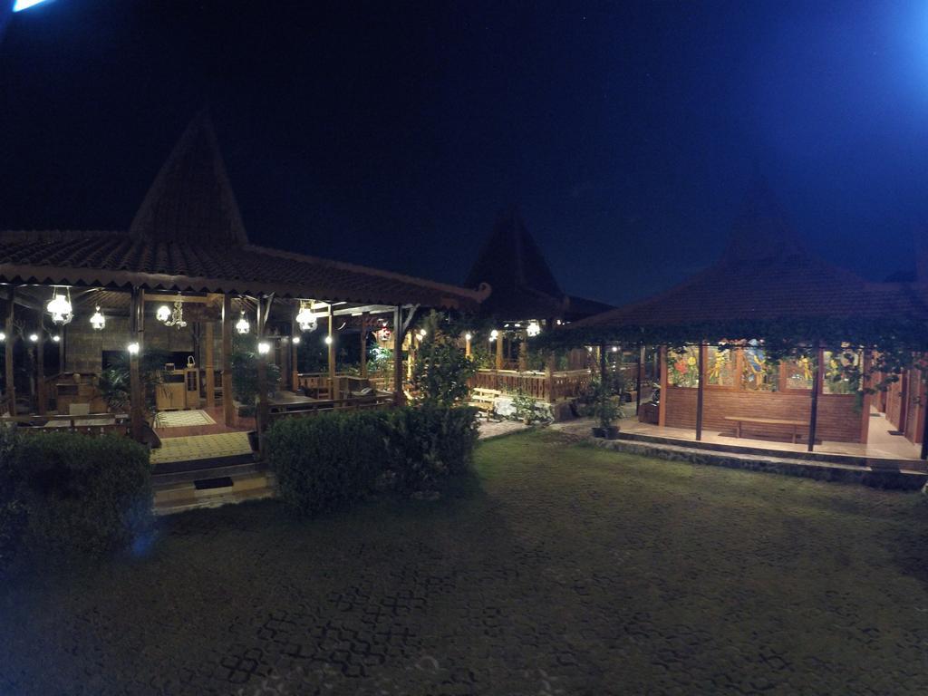 Joglo Ayem Tentrem Prambanan Exteriör bild